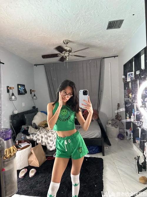 华裔女星JadeKus个人资料