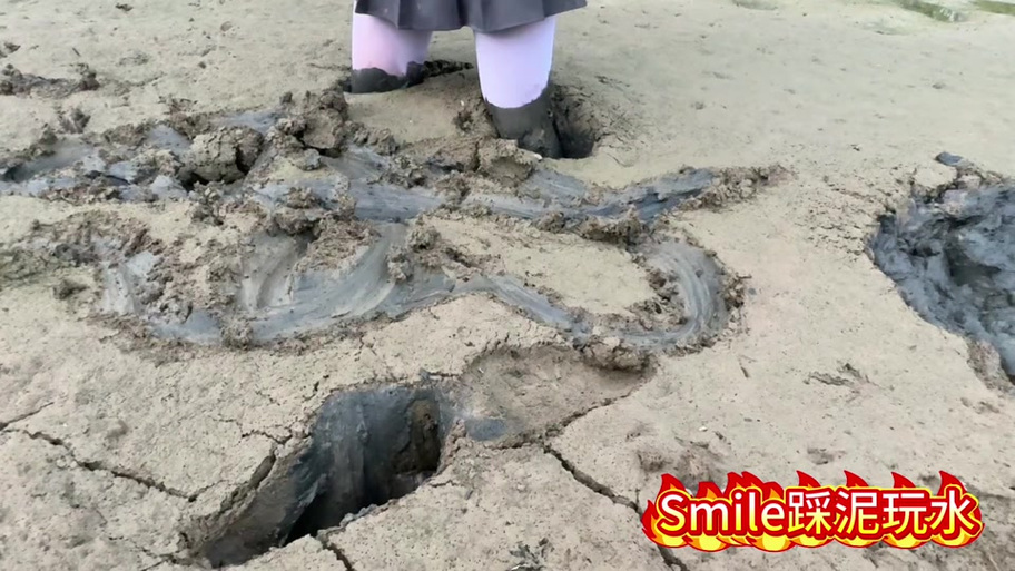 白丝高跟鞋踩泥浆踩泥的解决方法游戏截图