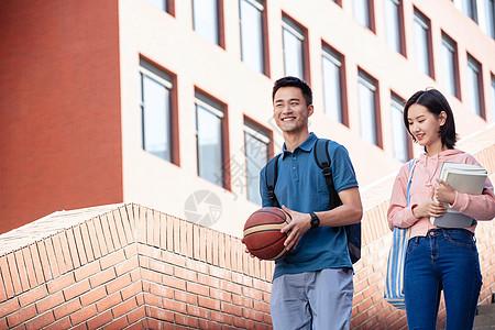 如何去大学找包月女