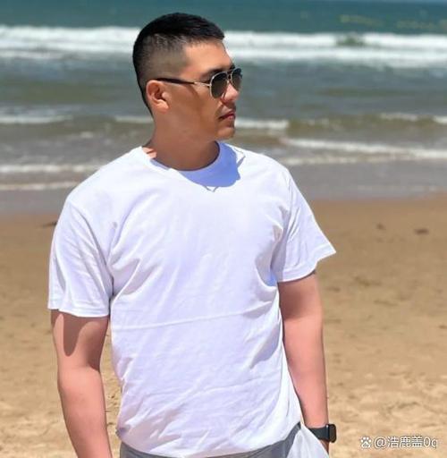 50岁左右帅气男士