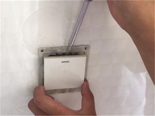 墙壁开关按钮怎么拆下来