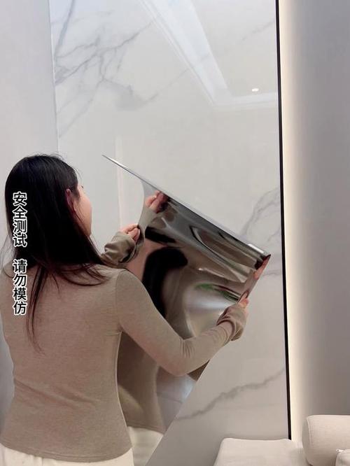 软镜子照人清晰吗
