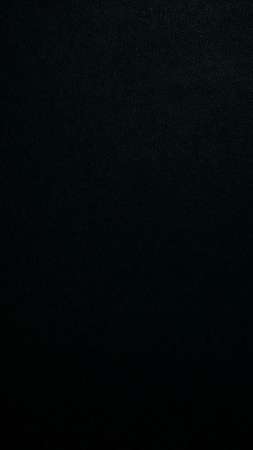 华为手机屏幕底色黑色是咋回事