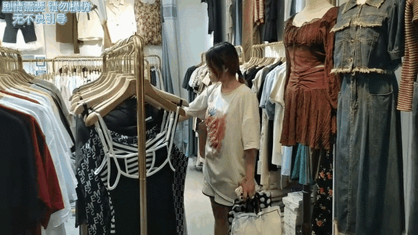 普通女人一年花多少钱买衣服