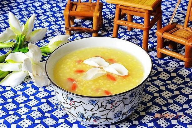 莲菜小米粥的功效