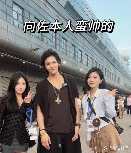 合照怎么去掉一个人