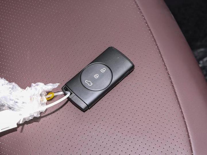 电动尾门钥匙离开多远开不了
