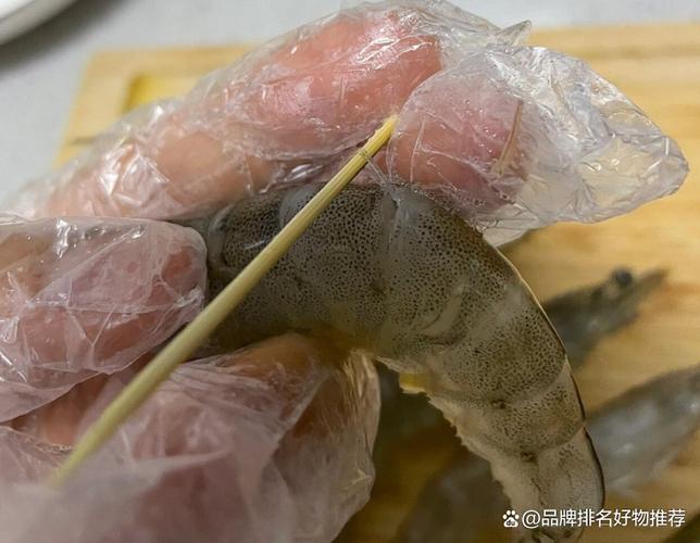青虾怎么挑虾线
