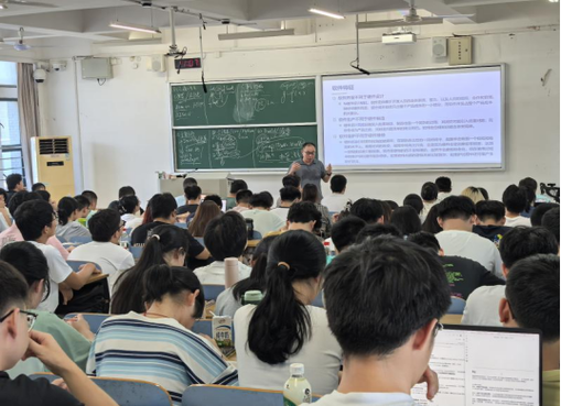大学计算机课提交完老师会检查么
