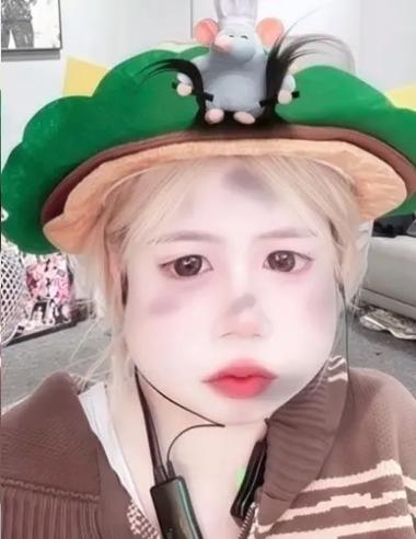 表情包里的那个萌妹子是谁
