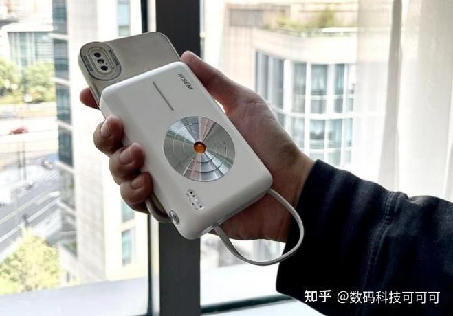 两个口一起给充电宝充电