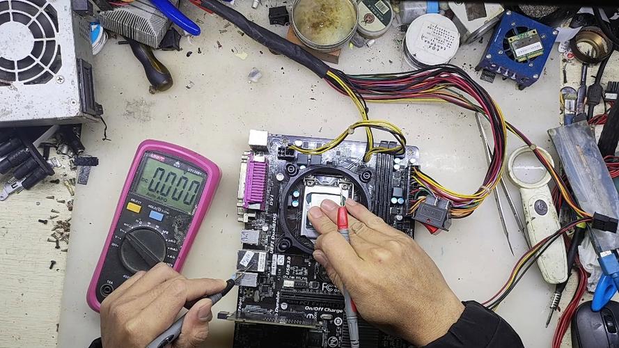 技嘉b85主板反复断电重启
