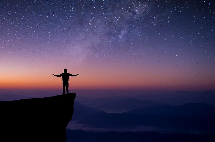 天上的星星孤单的旅行