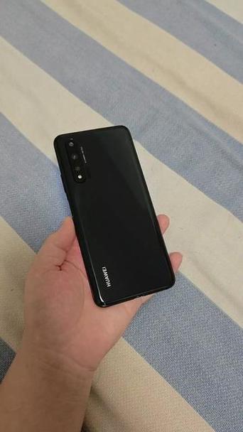 华为手机后盖碎了更换需多久