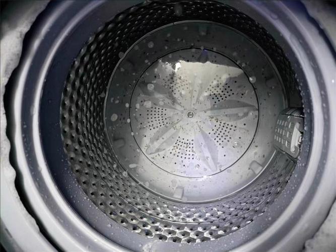 波轮洗衣机桷底有存水