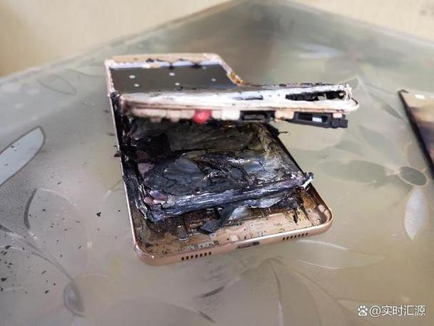 手机充电头莫名其妙烧坏了