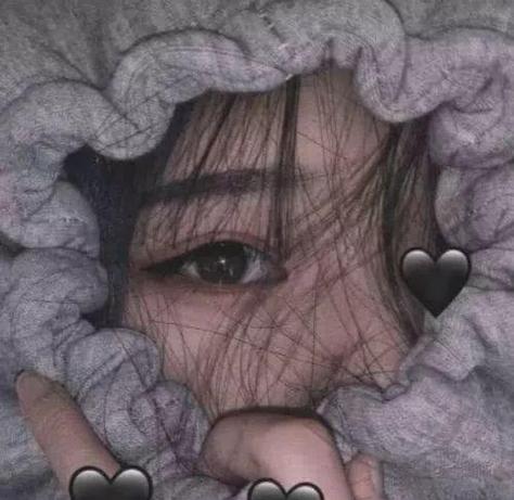 一个女生突然频繁换头像