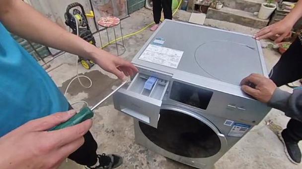 洗涤剂盒卡住拉不出来了