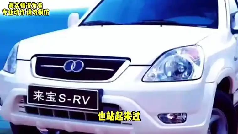 女人带双环项链的寓意