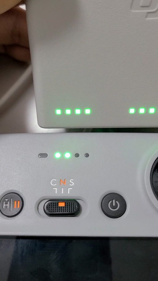 大疆充电灯一直闪烁
