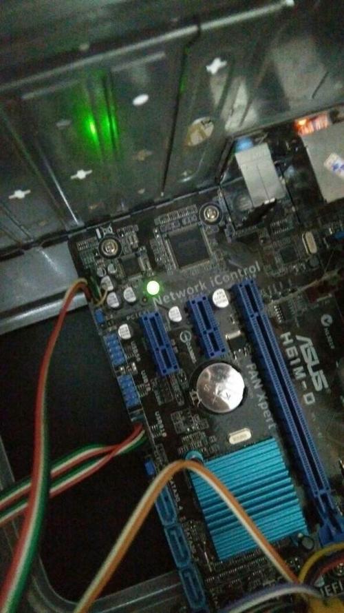 华硕主板关机后鼠标灯亮