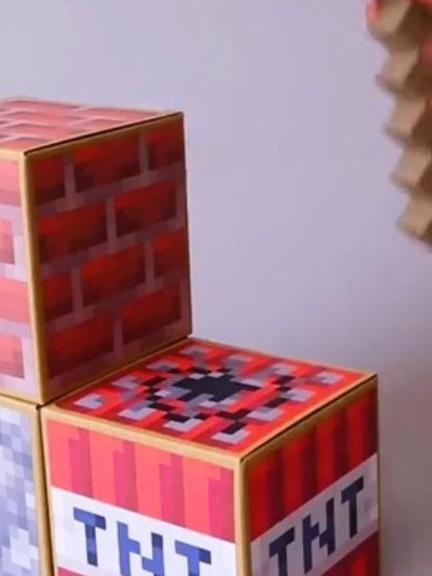 我的世界钻石拿什么挖