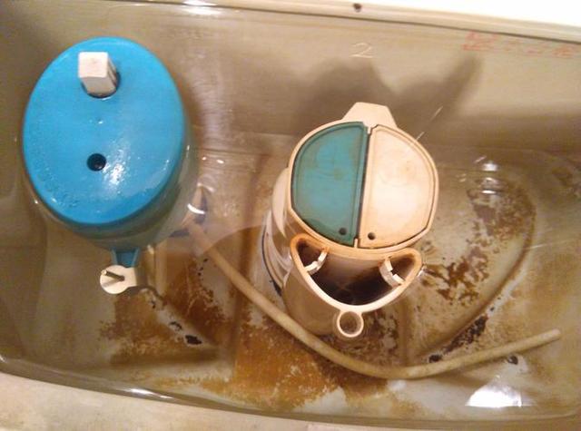 马桶修理水箱漏水缩略图