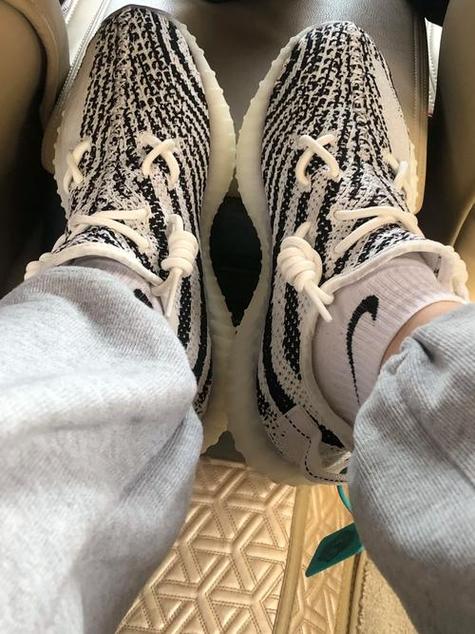 yeezy白斑马