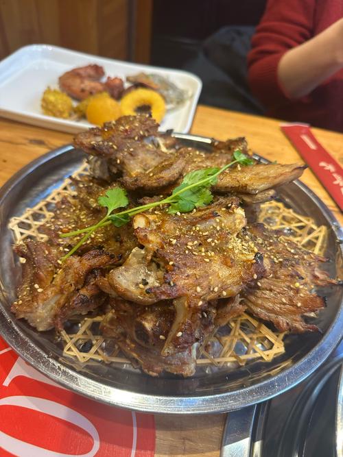 脚面有个硬的骨头凸起