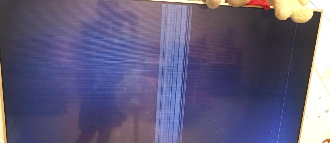 电脑黑屏白条闪烁开不了机截图