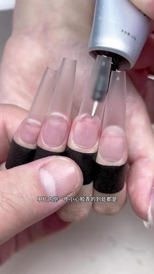 贴的甲片掉了怎么补救