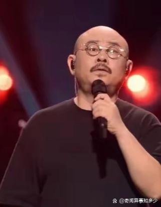 演唱会开全麦的男歌手是谁