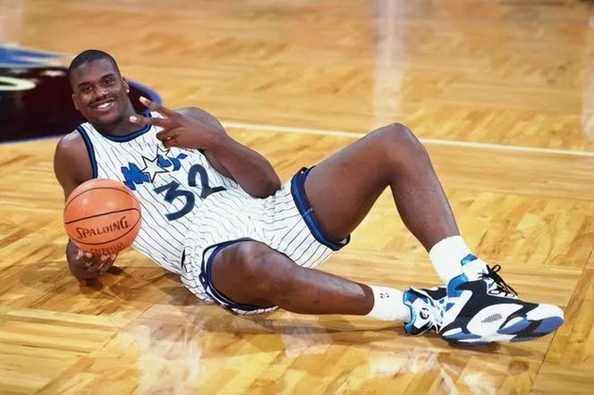 nba巅峰大鲨鱼镇守篮下