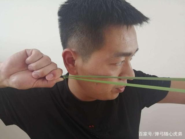 弹弓捏皮兜图片