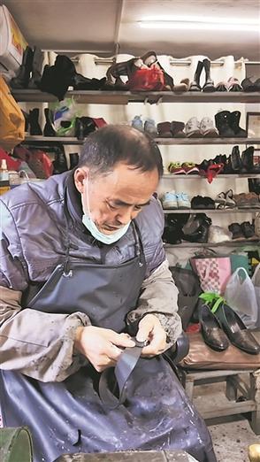 鞋子破洞了如何修补