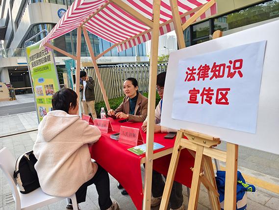 14岁威胁别人要钱是什么罪