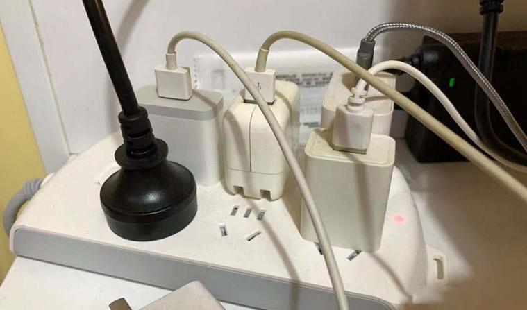 苹果充电器一会能充电一会不能充