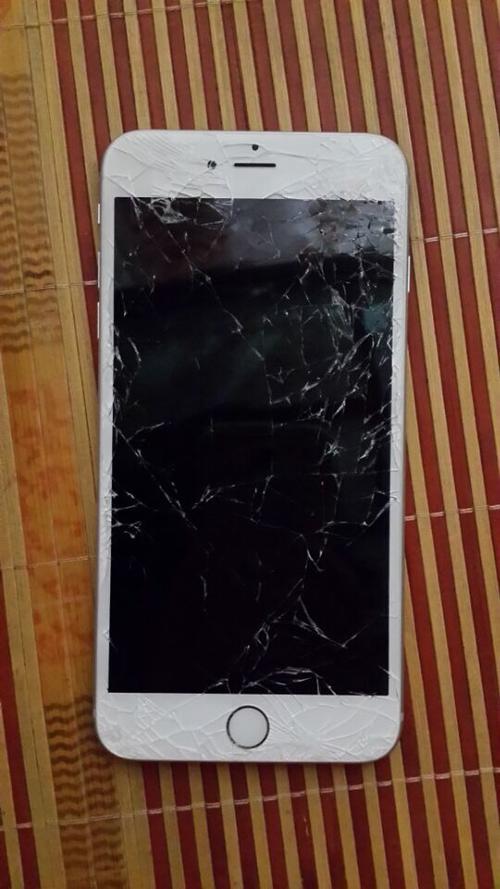 手机听筒黑色被刮白了