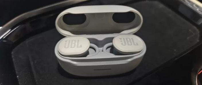 jbl蓝牙耳机无法充电