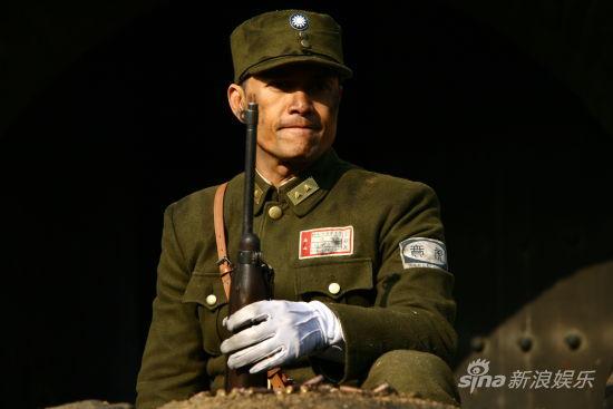 吕良伟《喋血孤城》