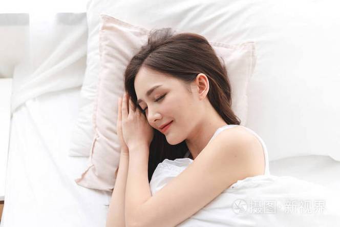 熟睡中的女孩sleepinggirl游戏背景