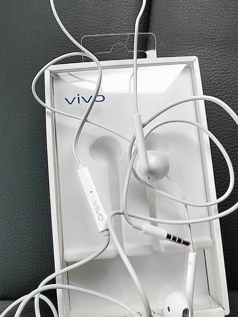 vivo戴着耳机闹钟会外放吗