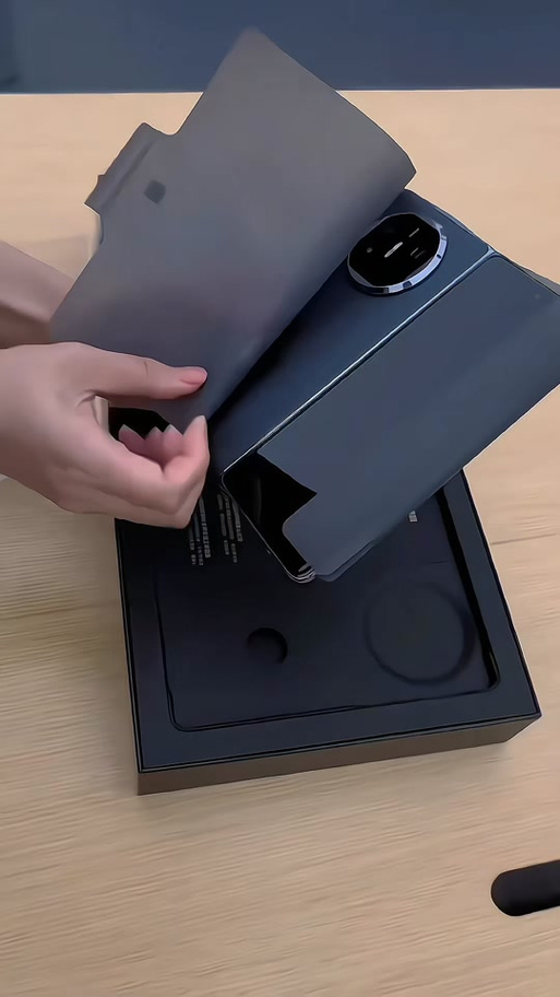 华为双屏折叠手机
