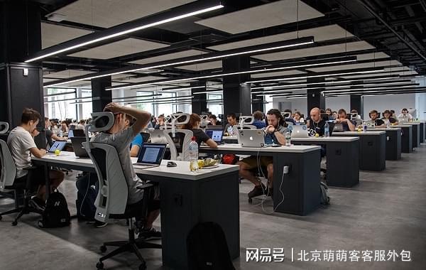 班尼路总部400客服中心