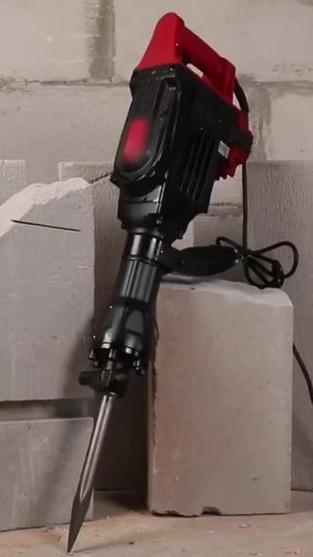 电锤打墙视频