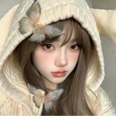 黄头发女生头像真人