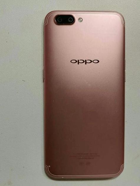 oppor11上面的小孔是什么