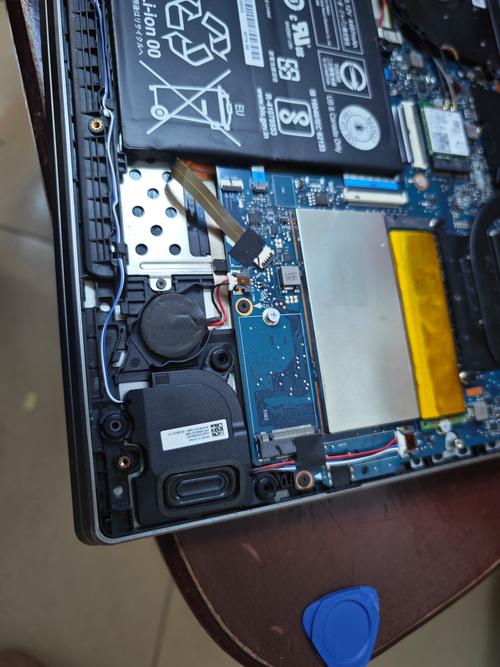 联想小新air15扬声器位置