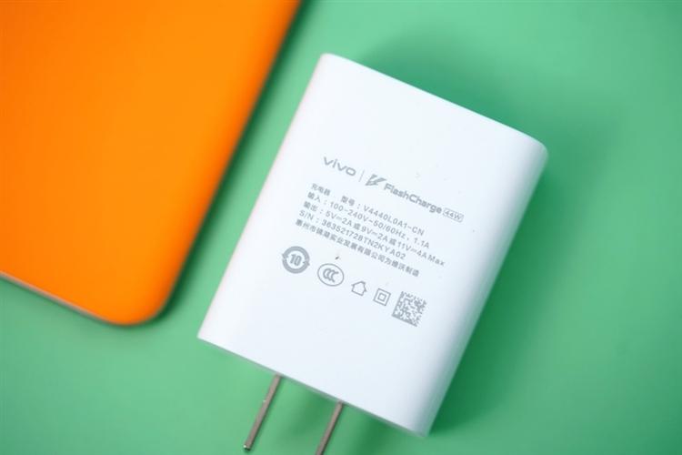 iqoo5充电器用的什么接口