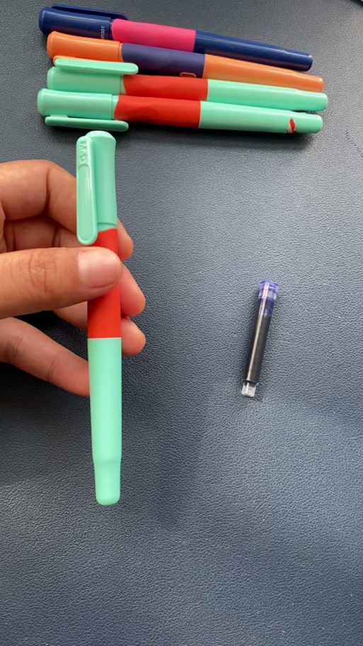 中性笔放太久不出水怎么办